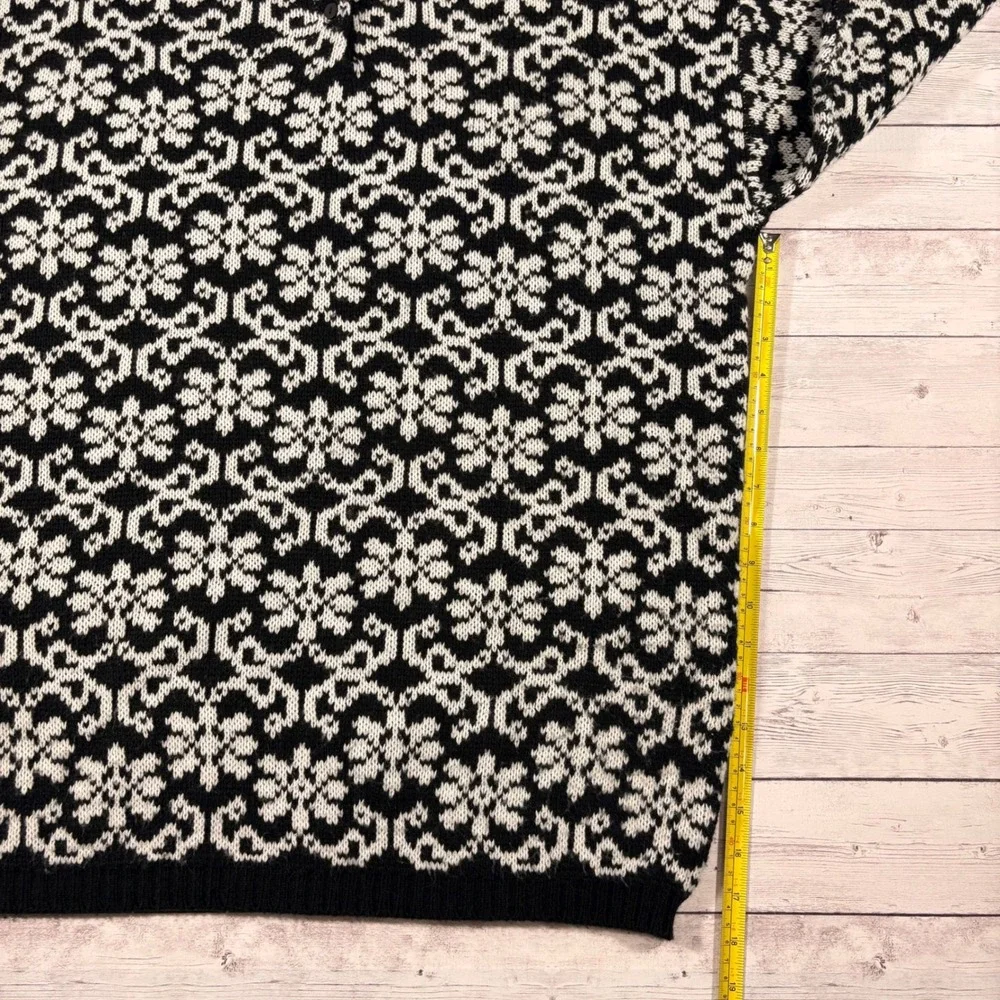 American Weekend Womens Large Black White Snowflake Fair Isle Henley Sweater L - Picture 10 of 14